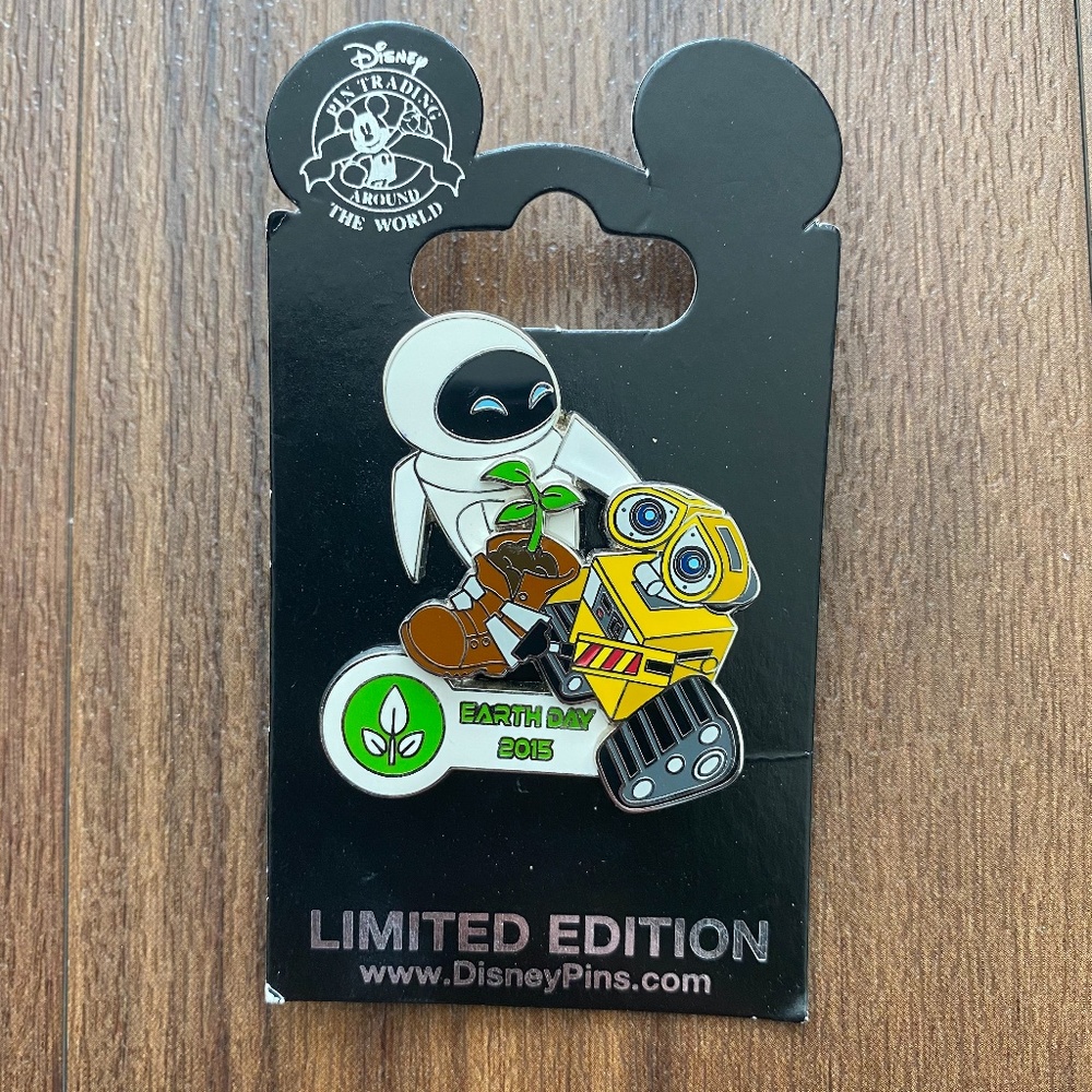 Disney Limited Edition Wall-E Pin